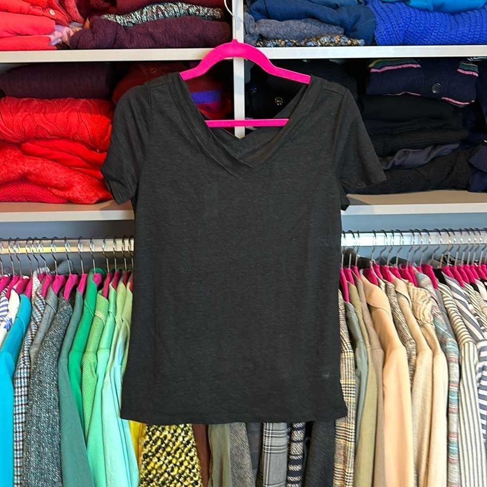 Talbots black 100% linen short sleeve v neck t shirt size XS NWT